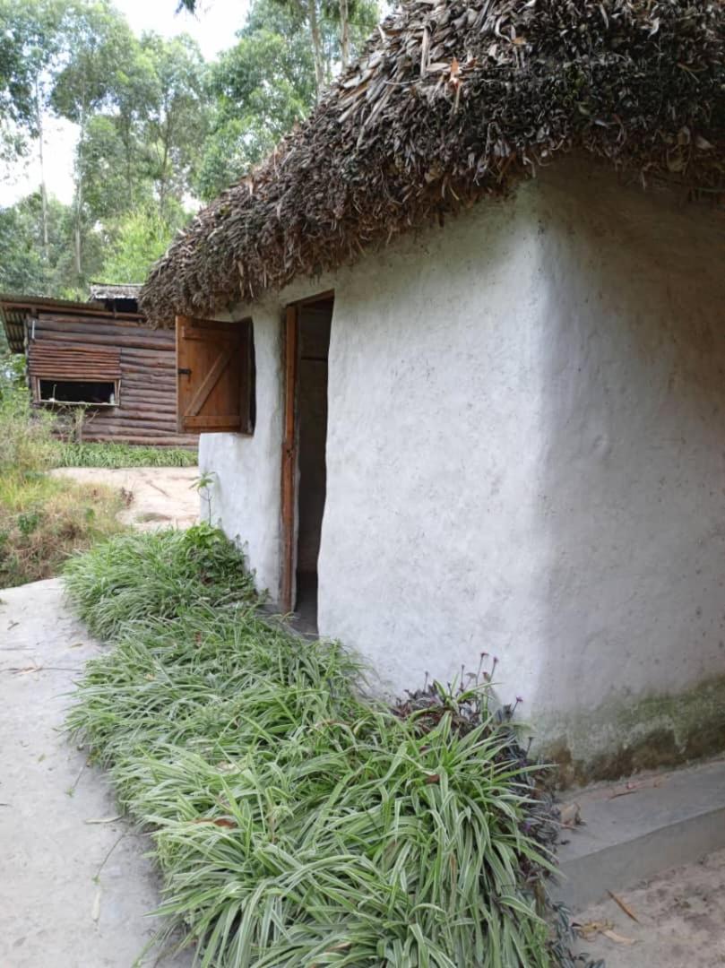 OM Hostel Bunyonyi Kabale Exterior foto